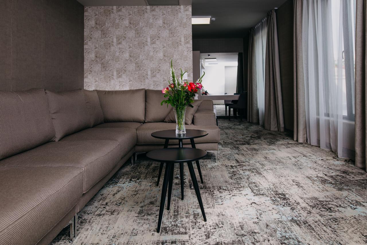Hotel Leva - Vratsa エクステリア 写真