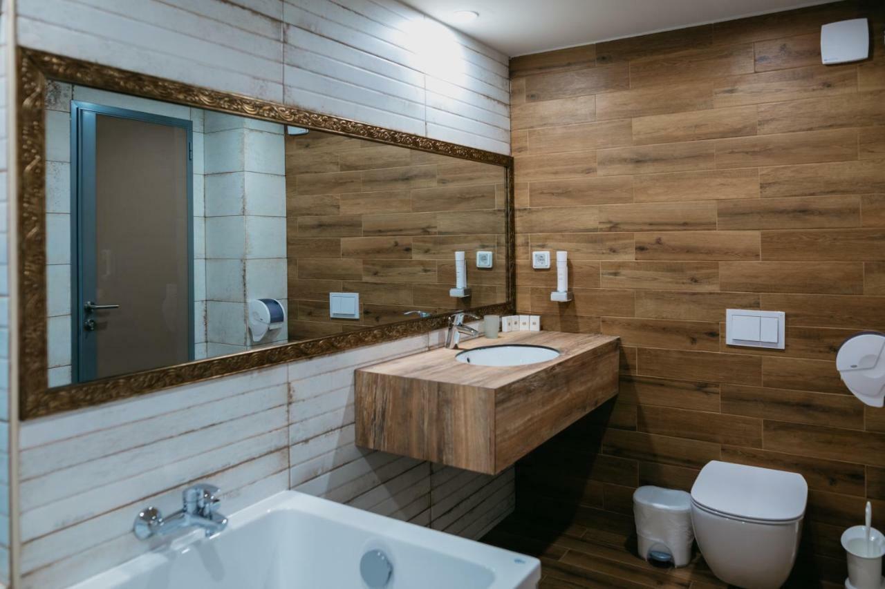 Hotel Leva - Vratsa エクステリア 写真